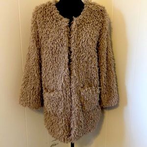 Great for holiday parties! Light, dusty pink, faux fur size medium lace lined